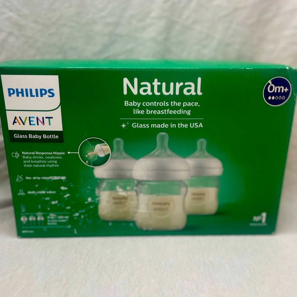 BRAND NEW Phillips Avent Natural Baby Bottles, Glass, 4oz, 3 pack